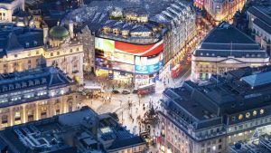 London-based busker unites Pakistanis, Indians ahead of Independence Day
