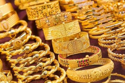 Fall in gold prices by 1,100 Rs in Pakistan