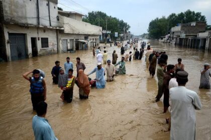 Water level in the Ravi River lowers, yet the floods persist