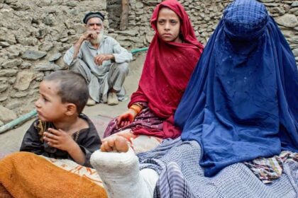 WHO pleads Afghan government to allow in female aid workers