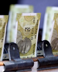 Sliding Rupee Deepens Cost-of-Living Squeeze for India’s Poor