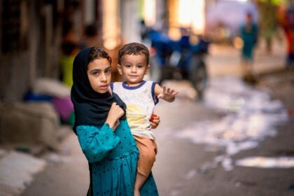 Pakistan’s immunisation gaps are exposing thousands of vulnerable children to risk, especially migrant and displaced populations. The health official cautions on Sep 18 that the number of children living in temporary shelters may not be registered during the vaccination process. This is aggravated in conflict-prone regions, where vaccinators are occasionally seriously threatened. Three health workers were kidnapped in Tank at the beginning of this month. Health specialists in the country have emphasized that, although Pakistan has achieved milestones in polio eradication and in the routine immunisation efforts, the lost populations pose dangerous loopholes. The activists are pushing towards special outreach and greater protection of frontline workers.