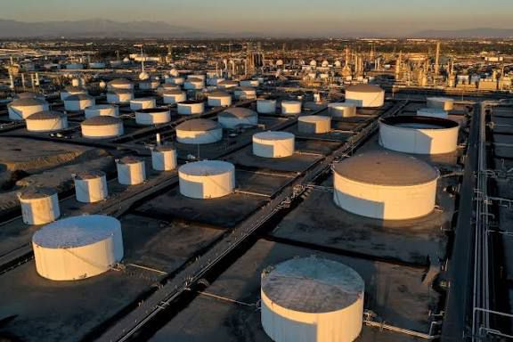 Oil Prices Edge Higher as Conflict Risks Grip Energy Markets