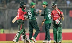 In the ongoing match Pakistan Vs Bangladesh there lies Pakistan’s last hope. The winner will book a place in the final against India.