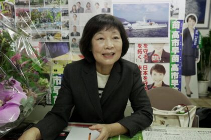 In Nara, hometown of Japan’s new ruling party leader Sanae Takaichi, residents remember not the stern “Iron Lady” of politics, but a kind, humble young woman. Childhood friends recall her empathy and quiet leadership—traits contrasting her hardline nationalist image as she prepares to potentially become Japan’s first female prime minister.
