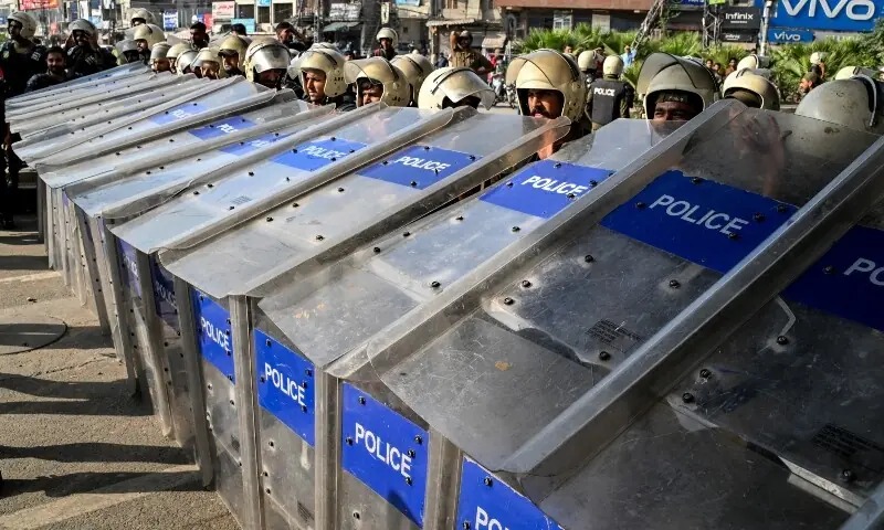 The reported figures of arrests have been confirmed by the Punjab police chief, they have arrested 2,716 people after they launched an operation to clear out TLP protestors. The whereabouts of Saad Hussain Rizvi, the TLP chief are unknown. Lahore Deputy Inspector General (DIG) Faisal Kamran said Saad Rizvi escaped during the police operation. He added that the police have managed to trace his location and he would soon be arrested.
