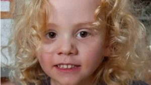 Australian police have called off the search for four-year-old Gus Lamont who went missing in the outback for almost three weeks. He was last seen playing on a remote sheep station outside his home near Yunta on 27 September He was left alone for thirty minutes by his grandmother before coming back to check on him, only to find him not there, leading to one of the biggest land and air searches in South Australian history. Police do not suspect foul play and they will continue investigating but that this case has now become a "recovery operation"
