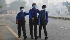 The Punjab government has revised the school timings in Lahore in response to the worsening smog in the province, and now, the daily sessions will kick off from 8:45am. The announcement was made by Punjab Education Minister Rana Sikandar Hayat on his X account on Sunday, who said that the decision was taken in light of the current smog situation. Starting Monday, schools across Punjab will conduct classes from 8:45am to 1:30pm, allowing students to continue their learning in a safer environment. Separately, Punjab Senior Minister Marriyum Aurangzeb said that the final decision regarding a potential change in school timings will be made tomorrow (Monday). Speaking to journalists in Lahore, she said that there is currently no situation that requires the closure of schools. In line with the trends of recent years, Lahore ranked as the most polluted city globally today, with heavy smog enveloping the city and its surroundings. (Geo News)