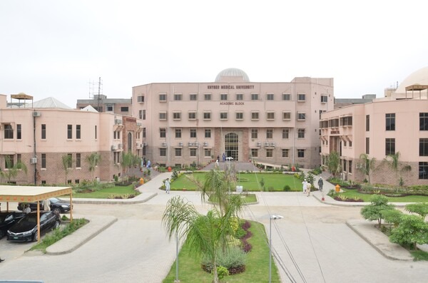 Khyber Medical University (KMU) has announced the results of the MDCAT 2025 examination, showing that only 53 percent of candidates from Khyber Pakhtunkhwa qualified for MBBS programs. According to the KMU administration, only 2 percent of the candidates managed to score above 170 marks, reflecting the challenging nature of this year’s exam. University officials added that 9 percent of students scored between 160 and 170 marks, while a significant 31 percent failed to reach the minimum required score of 90 marks — making them ineligible for admission to medical or dental colleges. (Samaa Tv)