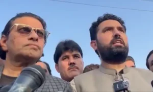 KP CM stages overnight sit-in after being denied meeting with Imran Khan for the eighth time