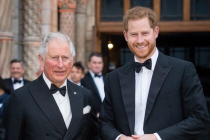 Prince Harry has extended his support to King Charles as he makes a key decision for the future. The Duke of Sussex is at peace as uncle Prince Andrew, has been exiled after bombshell allegations of sexual abuse. The Sun reveals Harry has been in touch with his father and fully support his steps against Andrew. A source said: “Camilla was told by someone close to her that further embarrassing emails were set to emerge — this time about Andrew’s finances.” (Geo News)