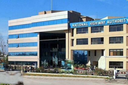 A couple of days after an inquiry report on alleged irregularities in awarding the Rs170 billion Central Asian Regional Economic Cooperation (Carec) Tranche-III project was submitted to Prime Minister Shehbaz Sharif, National Highway Authority (NHA) Chairman Sherheryar Sultan was removed and directed to report to the Establishment Division. Member administration of NHA, Omar Saeed Chaudhri, has also been repatriated to his parent department, the Ministry of Defence. The Establishment Division issued two separate notifications regarding the removal of the NHA chairman and the repatriation of the member to the Ministry of Defence. When contacted, the NHA spokesman said no one in the NHA and the Ministry of Communication was aware of the reason behind the chairman’s sudden removal. “The chairman worked in the office today (Wednesday) till 6pm, and the decision came in the night that stunned all in the NHA,” he added. The removal of the chairman is believed to be the fall of the biggest wicket in the NHA amid the Carec controversy, as before this development, PM Shehbaz had already suspended eight senior officials of the NHA for being involved in irregularities in the award of Carec Tranche III project, including ghost tendering, by the authority. Meanwhile, a source in the NHA told Dawn that the chairman was removed mainly because of the Carec controversy. (DAWN)