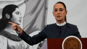 Man Gropes Mexico's President, Lack of Women's Safety as apparent as Ever