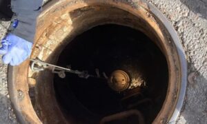 Search underway after minor boy falls into open manhole in Karachi's Nipa Chowrangi, protests erupted afterwards