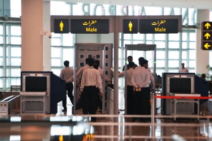 Five Pakistanis deported from Sharjah for using counterfeit UK visas